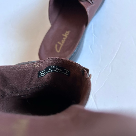Clarks Women's Mules Sz 7.5 Brown Leather Slip On Comfort Shoes Western Boho - Picture 7 of 7